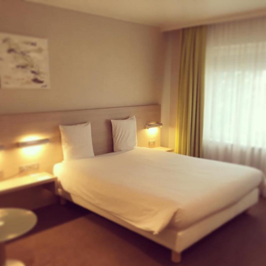 Hotel Restaurant Tivoli - Basel Airport Huningue Bagian luar foto